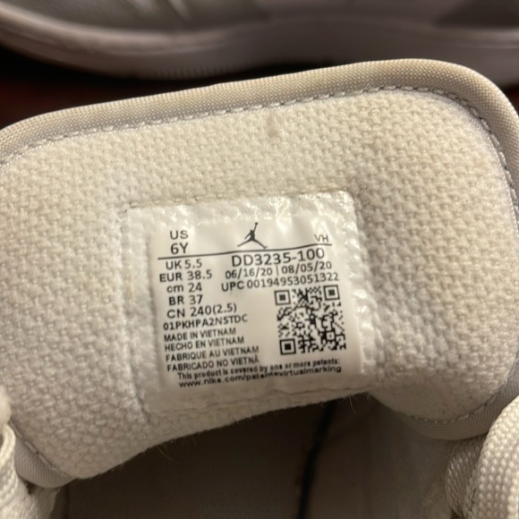 Jordan 1 Mid Gray Camo Size 6Y Nike - Picture 4 of 5